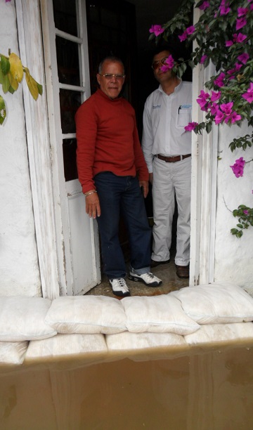 FloodSax alternative sandbags protecting a home