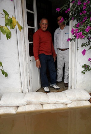 FloodSax alternative sandbags keep filthy floodwater out of homes and businesses and would make an ideal practical Christmas present