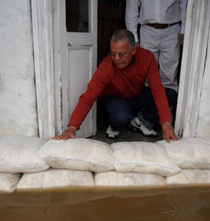 FloodSax alternative sandbags in action